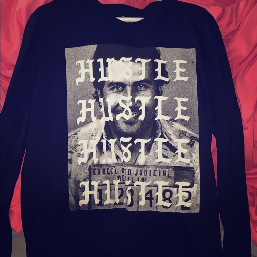 BLack long sleeve, Pablo Escobar mug shot